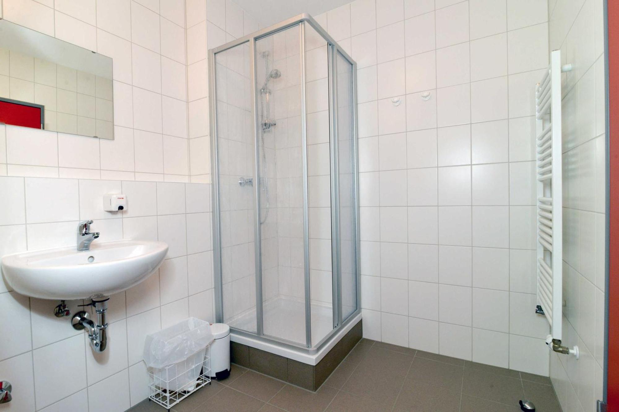 Hostel In Губен Екстер'єр фото