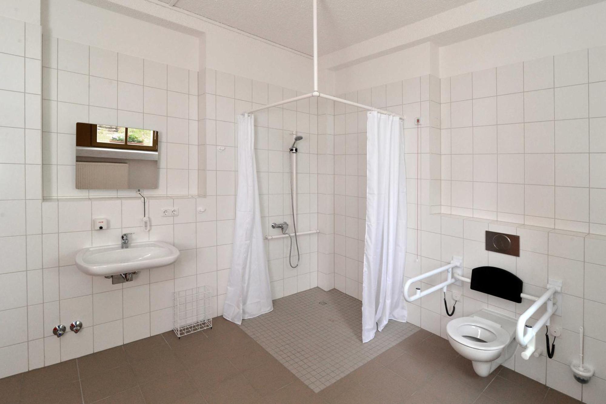 Hostel In Губен Екстер'єр фото