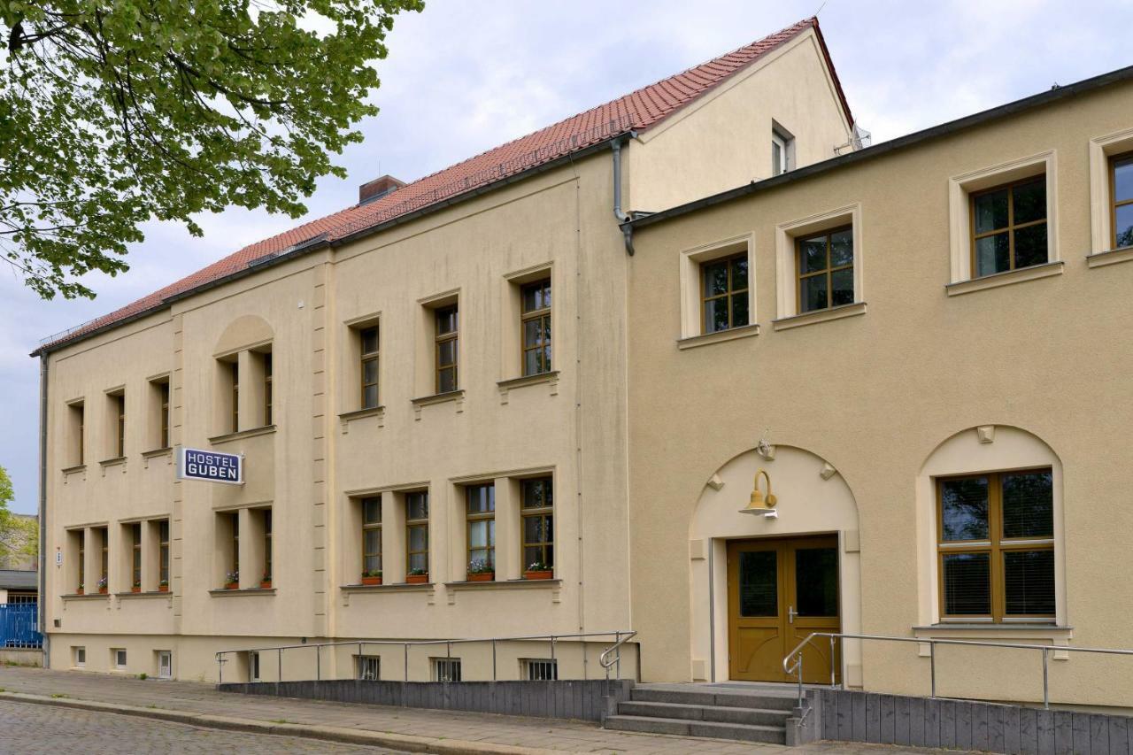 Hostel In Губен Екстер'єр фото